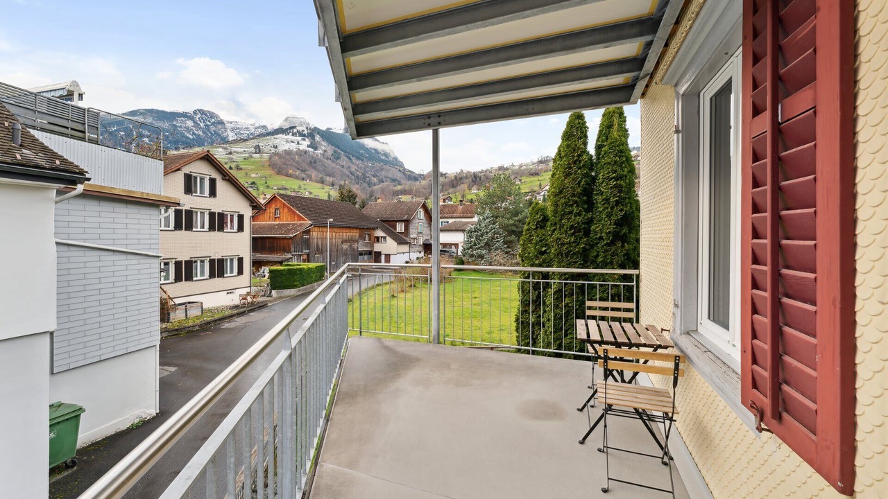 Photo of Outdoor in Grabs
