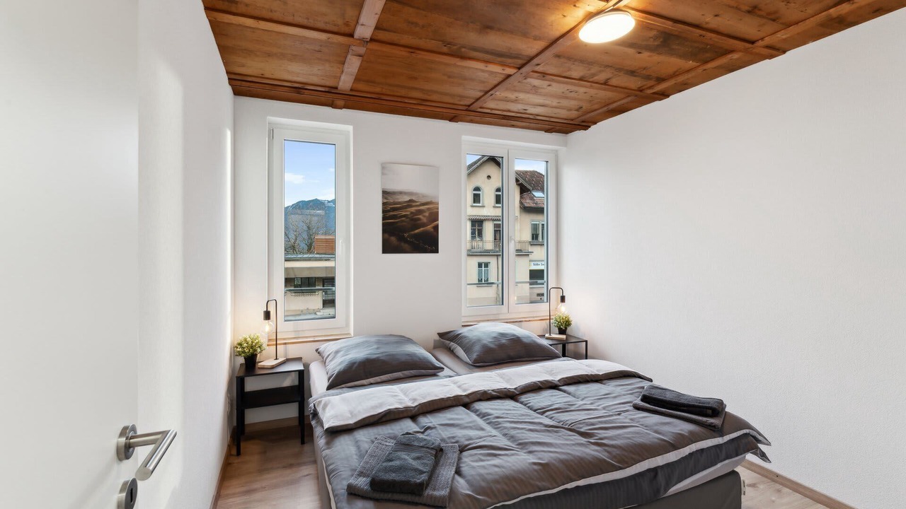 Photo of Bedroom in Grabs