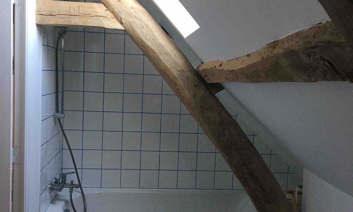 Photo of Bathroom in Rue