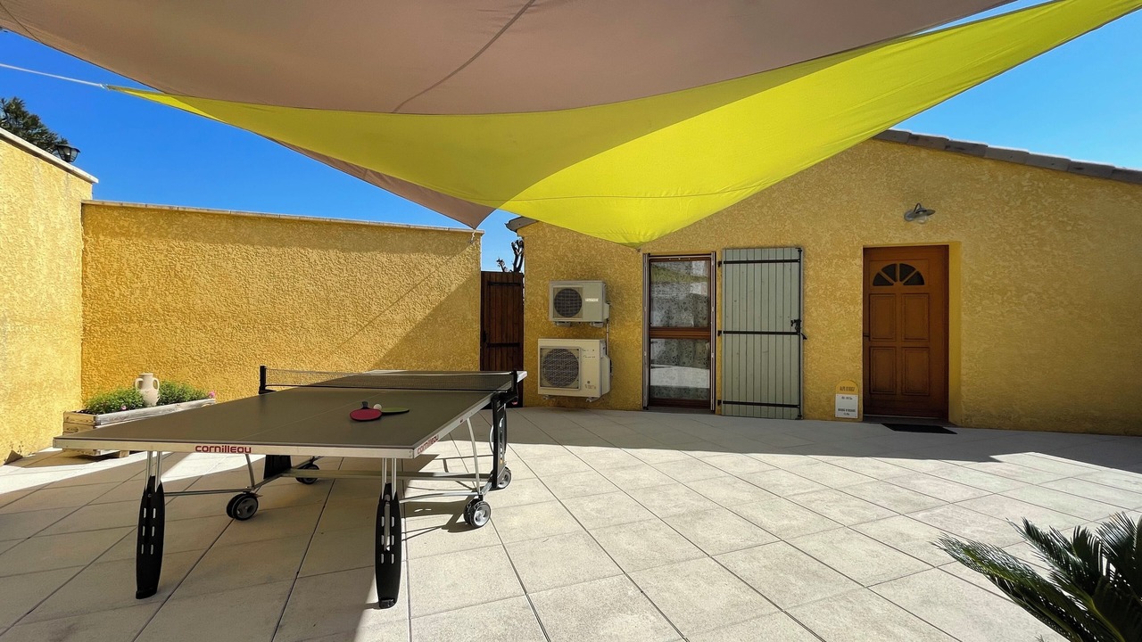 Photo of Patio Balcony in Salavas