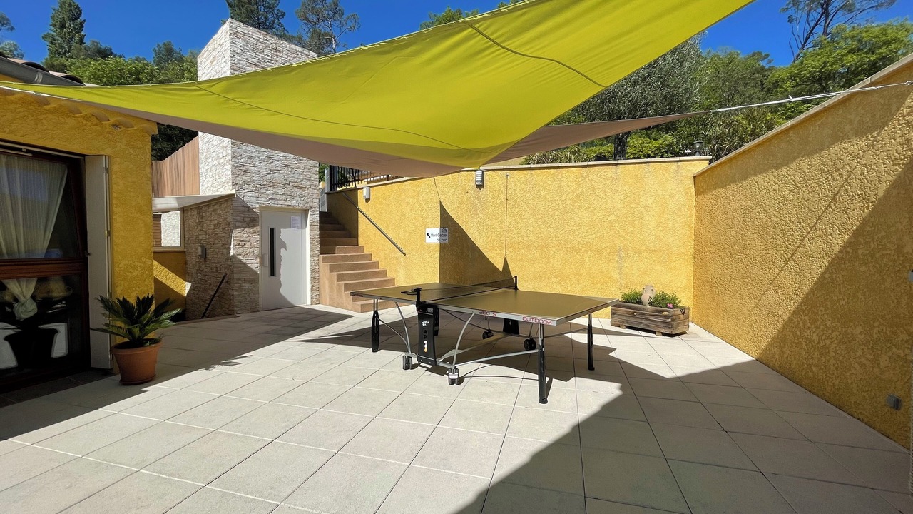Photo of Patio Balcony in Salavas