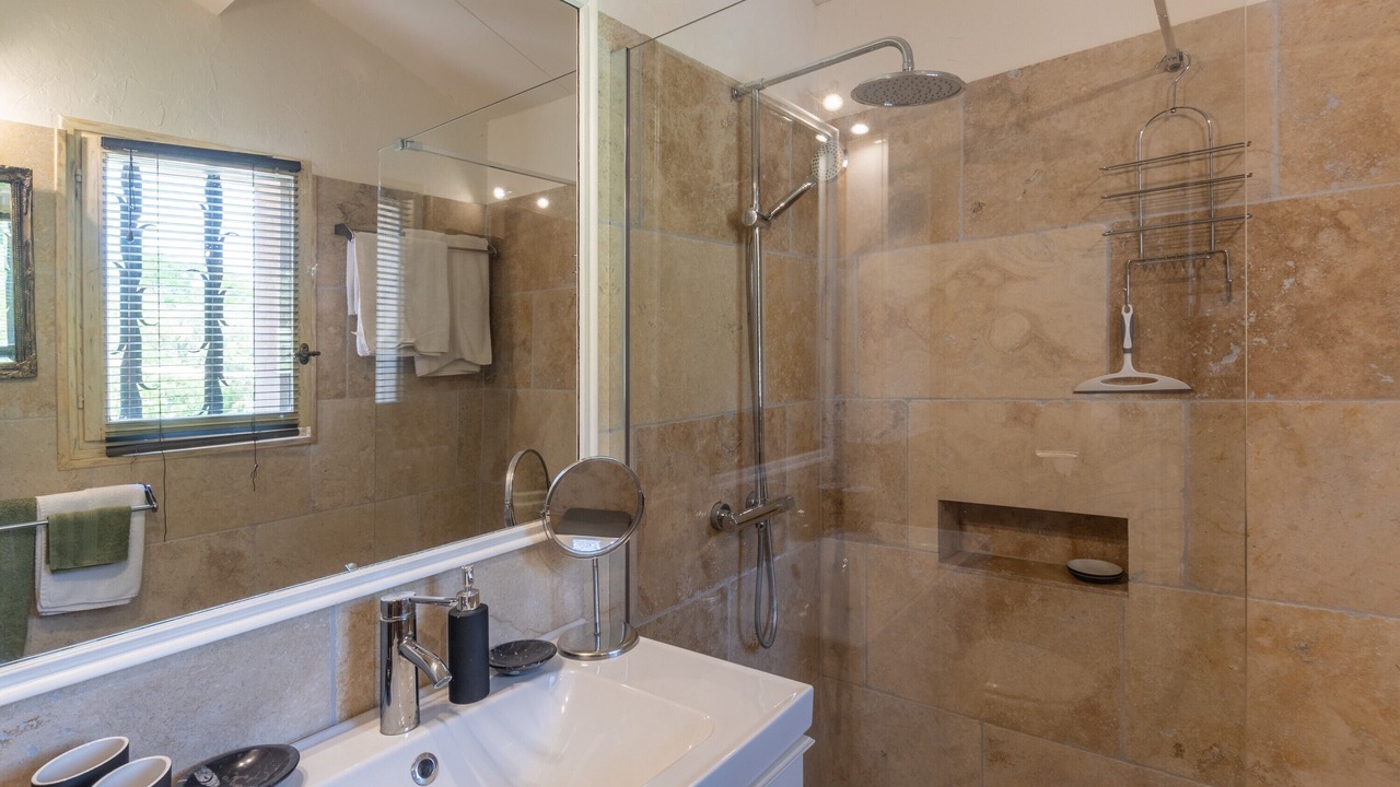 Photo of Bathroom in Grospierres