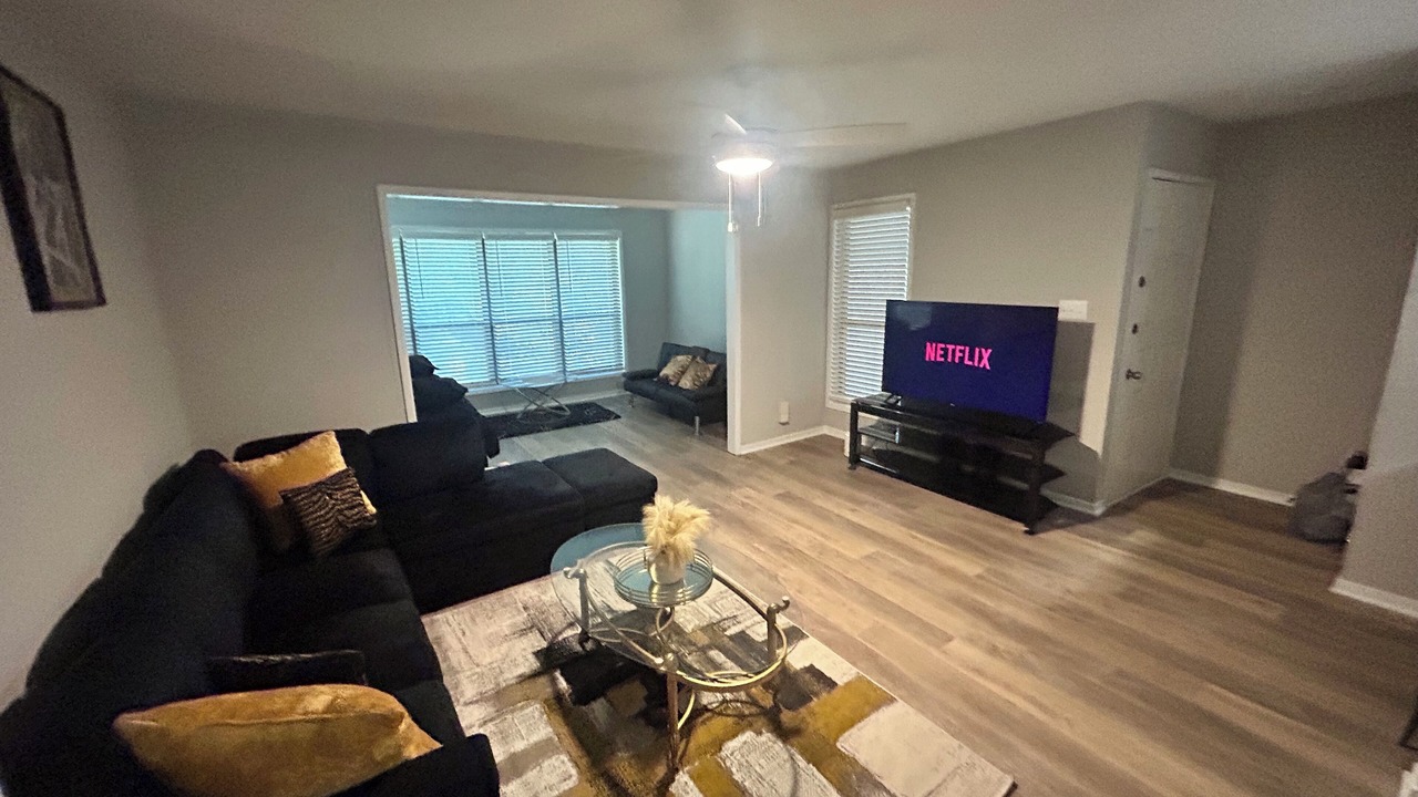 Photo of Livingroom in Tucker