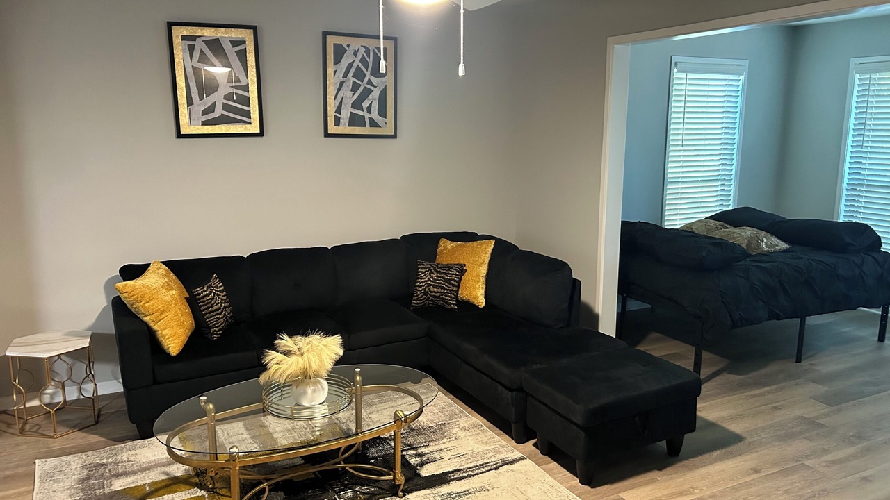 Photo of Livingroom in Tucker