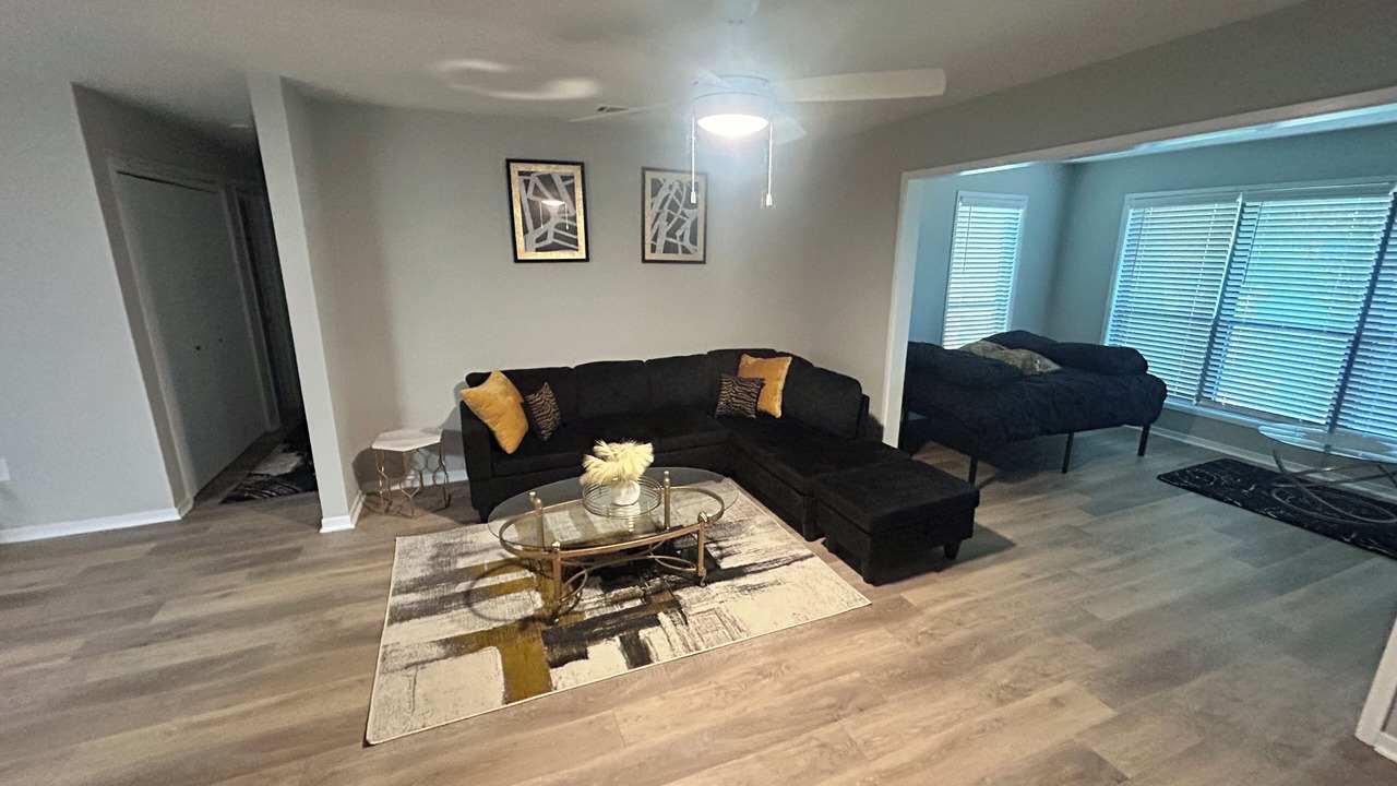 Photo of Livingroom in Tucker
