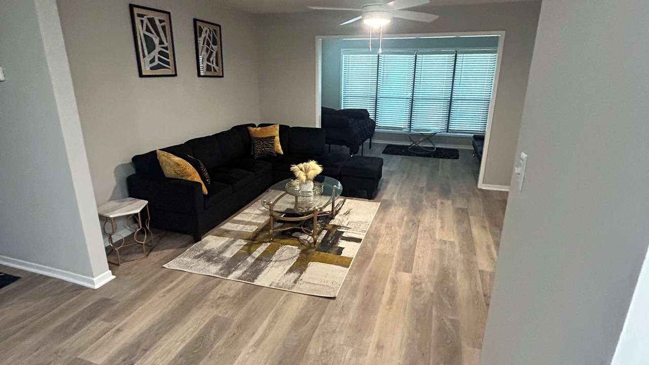 Photo of Livingroom in Tucker