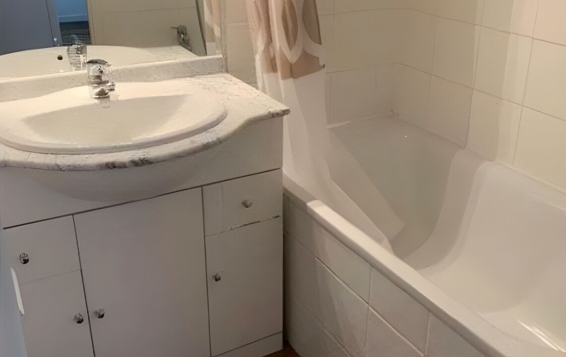 Photo of Bathroom in Saint-Etienne-en-Devoluy