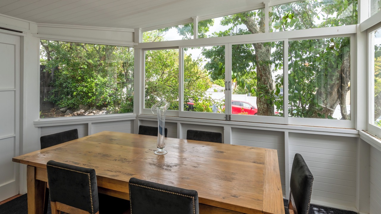 Photo of Others in Ponsonby