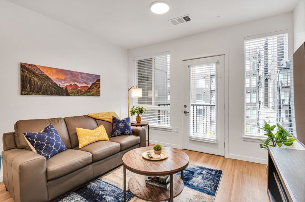 Photo of Livingroom in Jewell Heights - Hoffman Heights