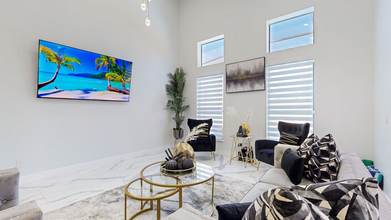 Photo of Livingroom in Lake Davenport Estates