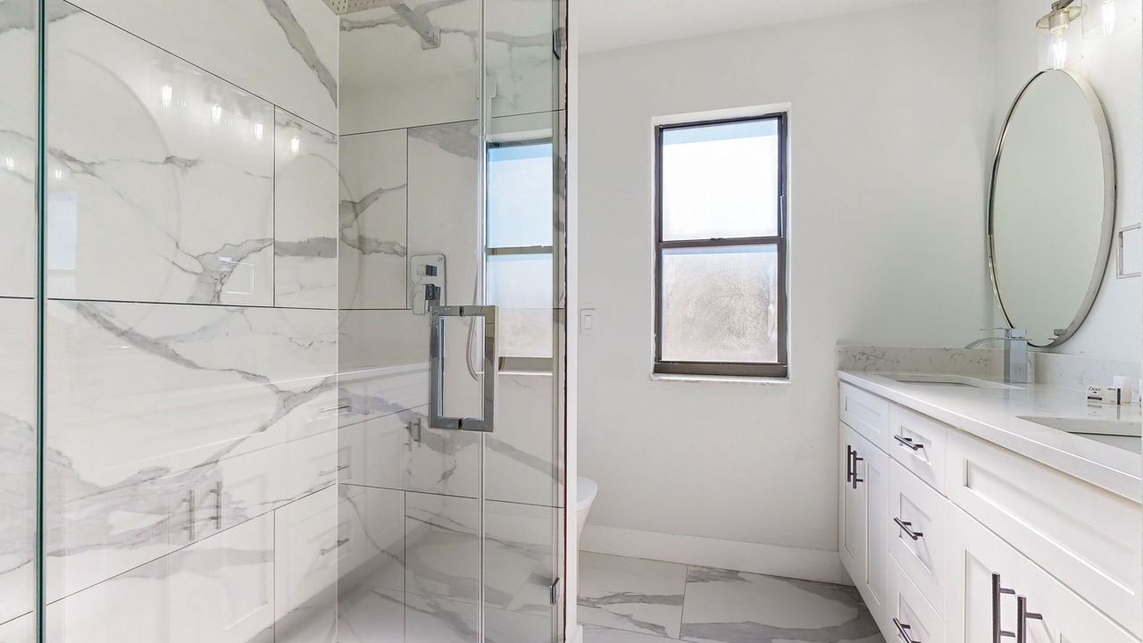 Photo of Bathroom in Lake Davenport Estates