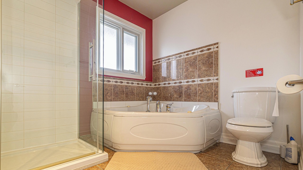 Photo of Bathroom in Laprairie