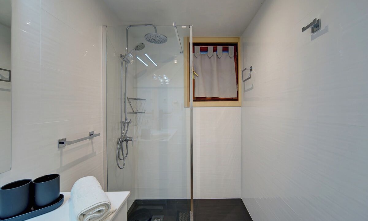 Photo of Bathroom in Pujo