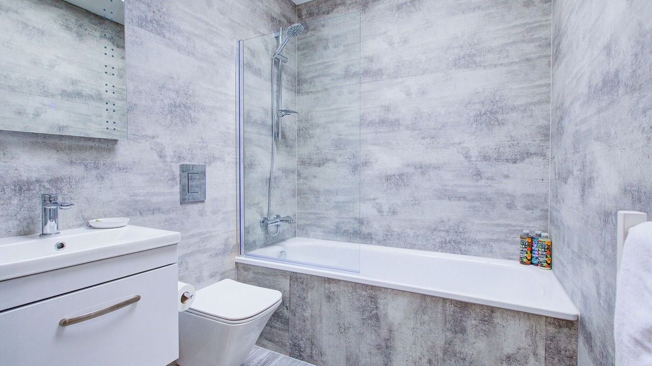 Photo of Others in Cheam