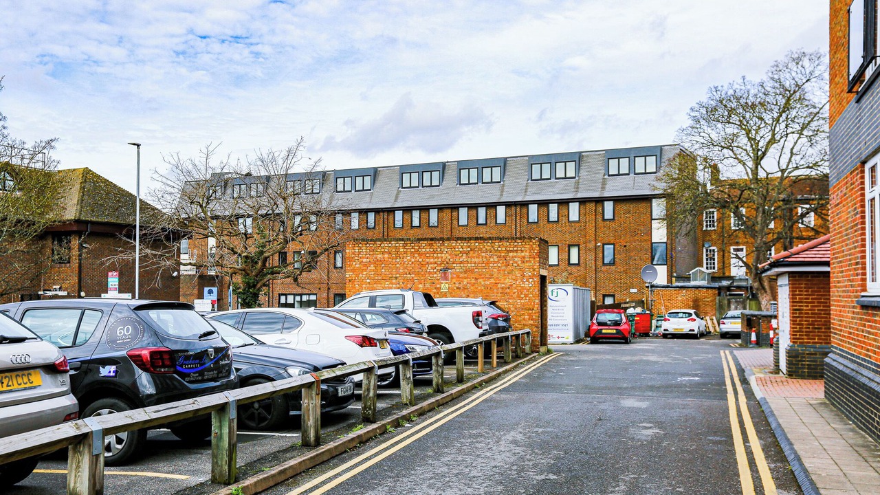 Photo of Others in Cheam