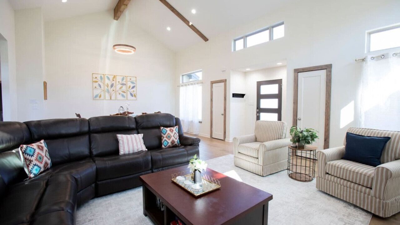 Photo of Livingroom in College Station