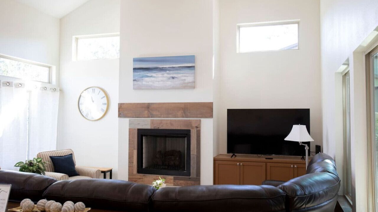 Photo of Livingroom in College Station