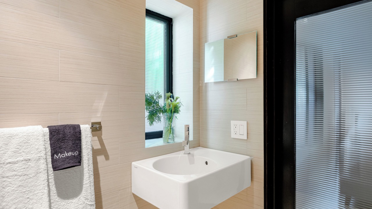 Photo of Bathroom in Hollywood Hills West