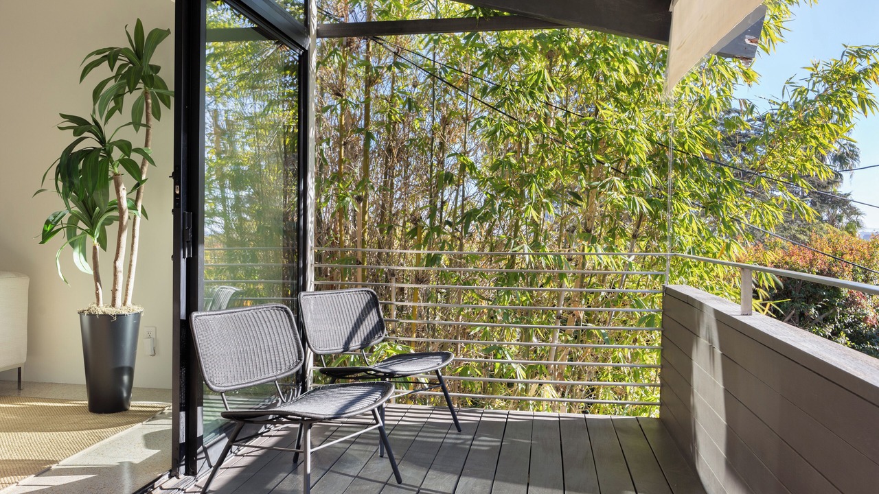 Photo of Patio Balcony in Hollywood Hills West