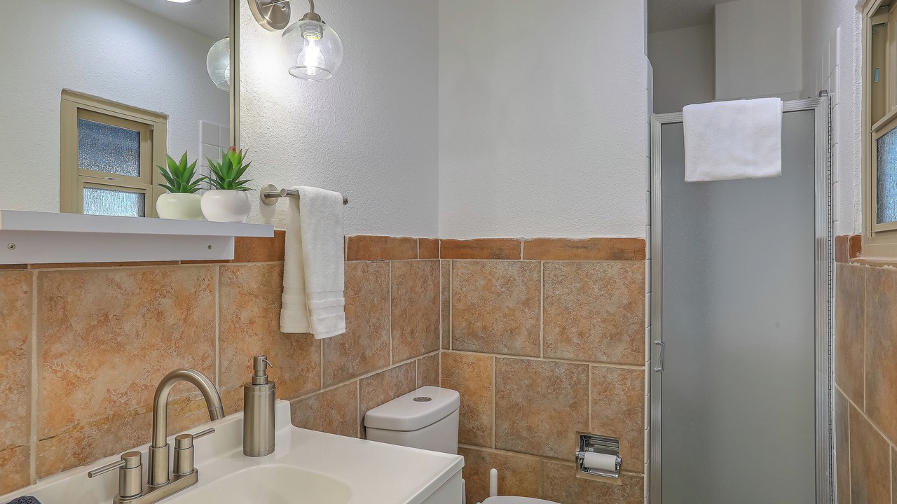 Photo of Bathroom in Near North Valley