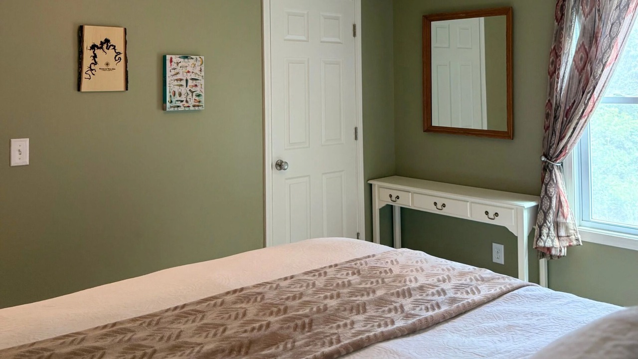 Photo of Bedroom in Pittsburg