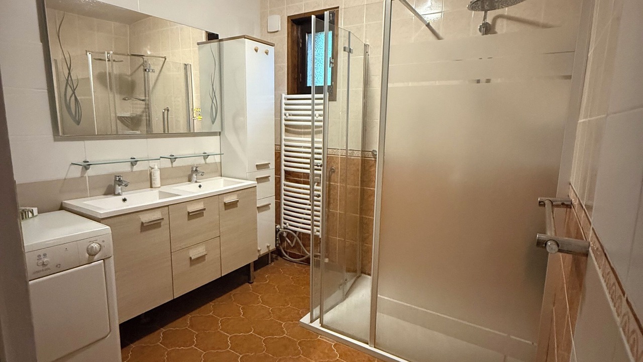 Photo of Bathroom in Barjols