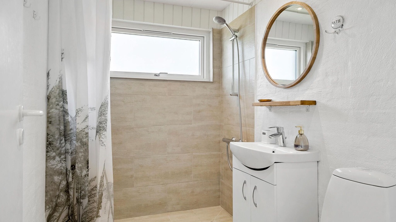 Photo of Bathroom in Hou