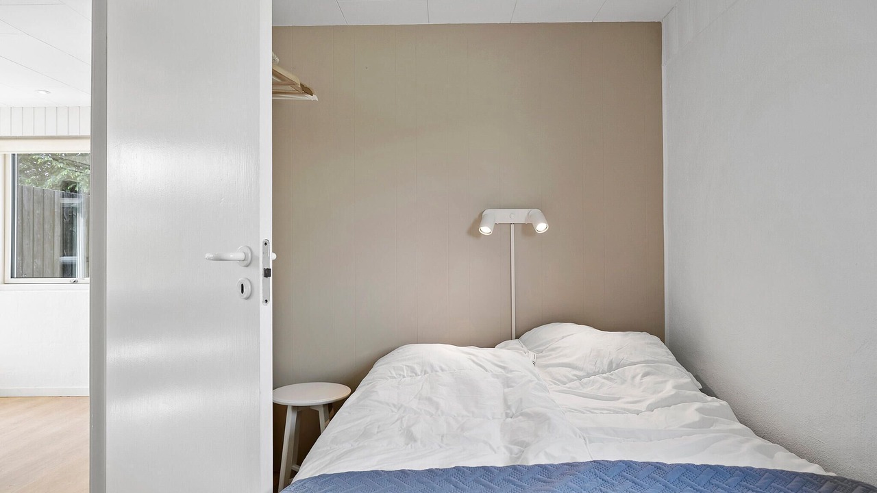 Photo of Others in Hou