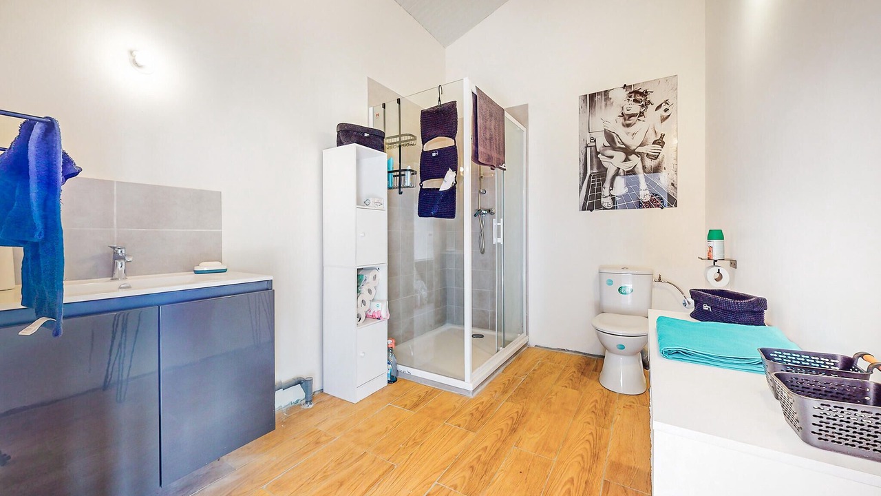 Photo of Bathroom in Milly-sur-Therain