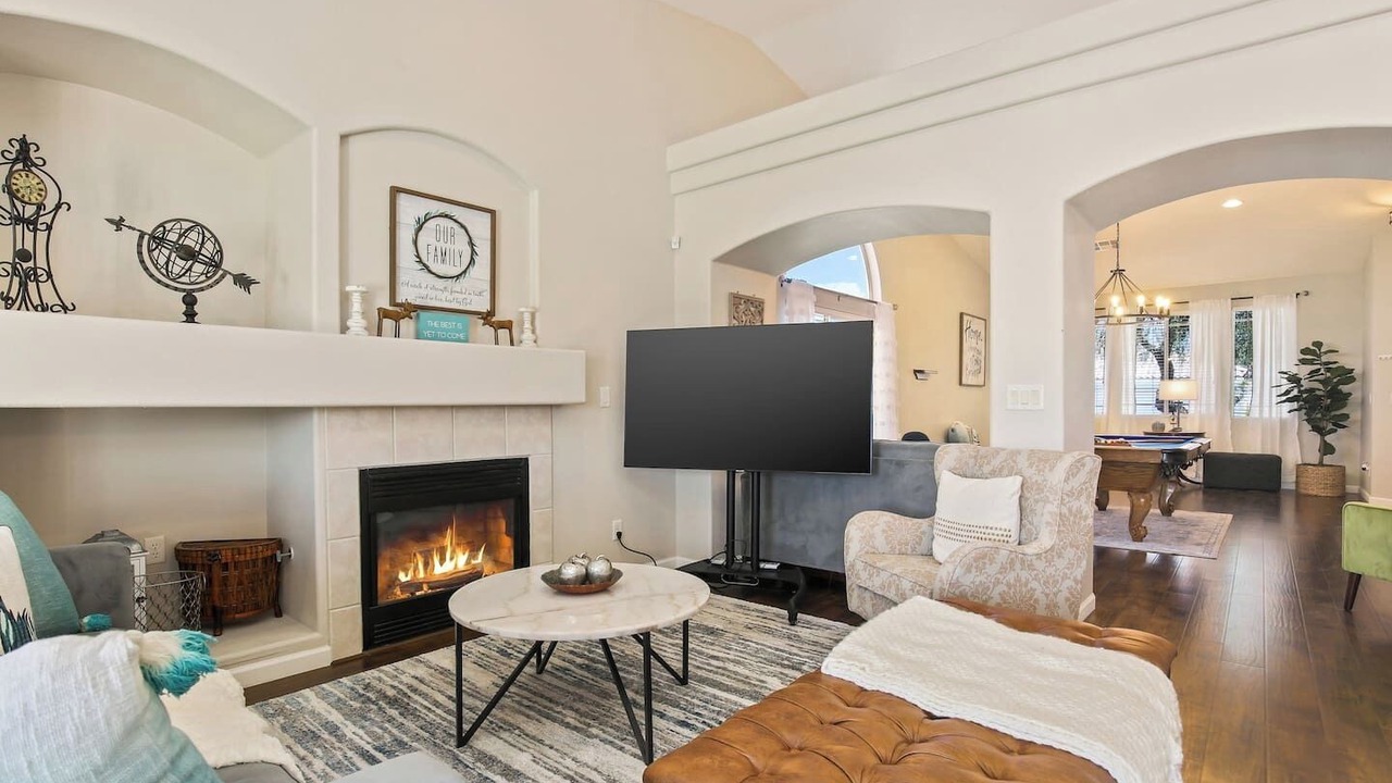 Photo of Livingroom in MacDonald Ranch