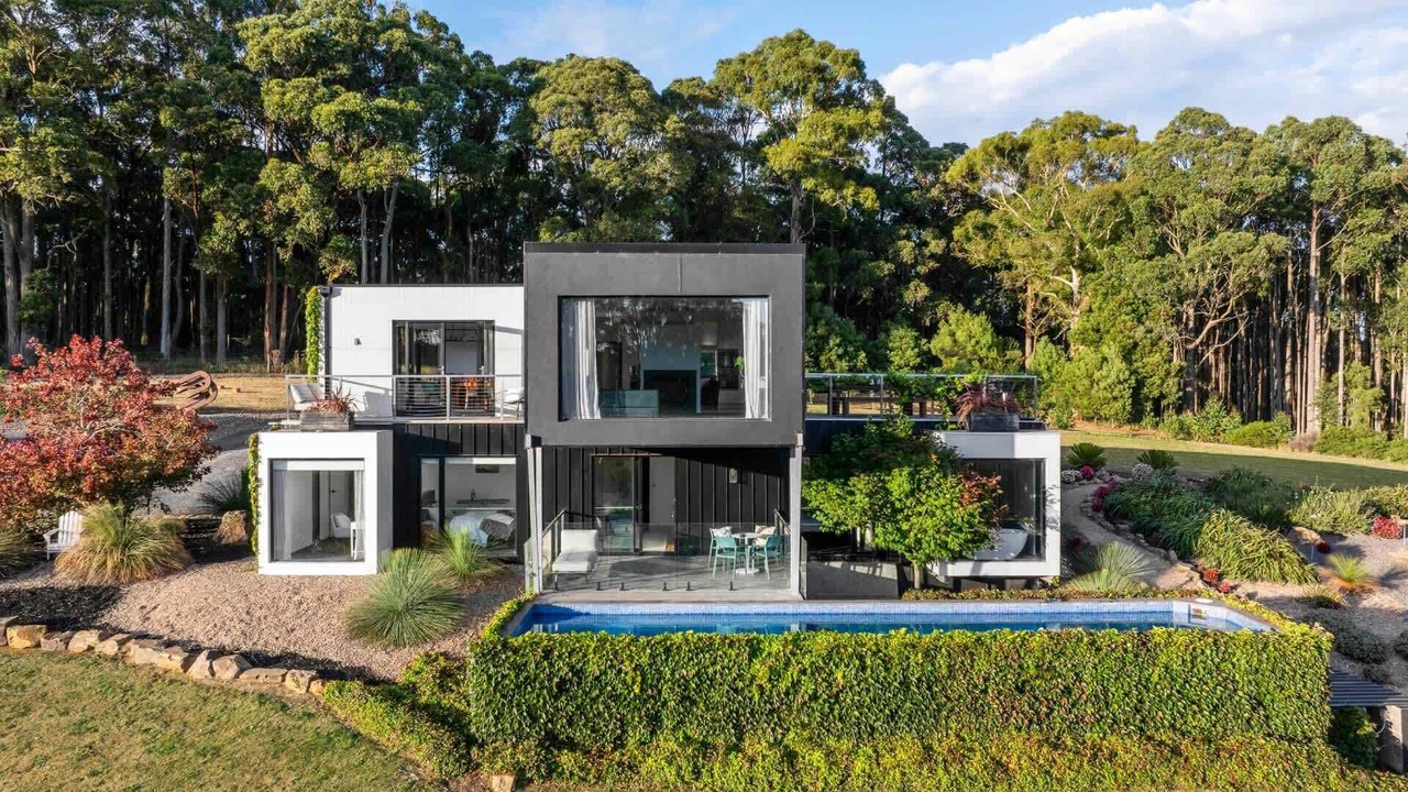 Photo of Outdoor in Leonards Hill