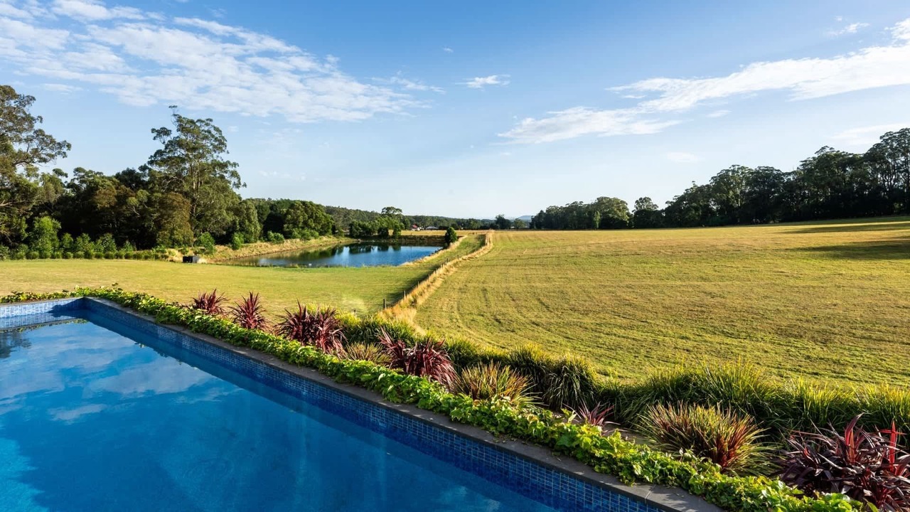 Photo of Outdoor in Leonards Hill