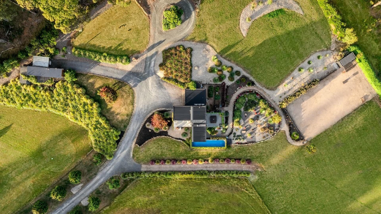 Photo of Outdoor in Leonards Hill