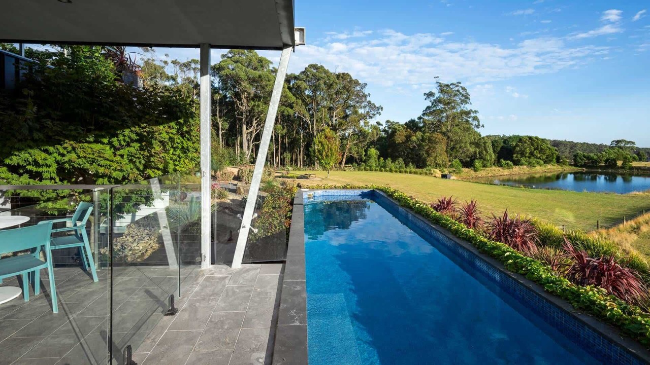 Photo of Outdoor in Leonards Hill