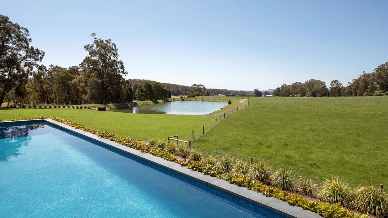 Photo of Outdoor in Leonards Hill