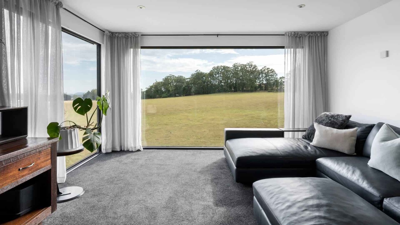 Photo of Livingroom in Leonards Hill