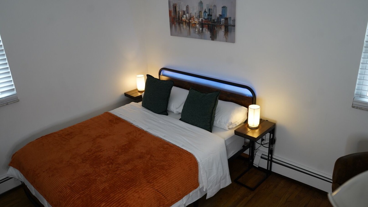 Photo of Bedroom in Palisades Park