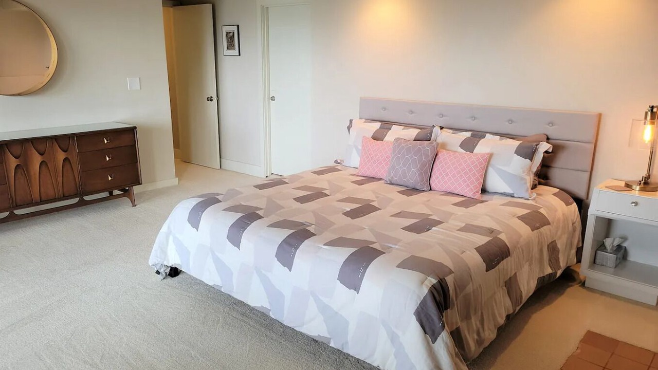 Photo of Bedroom in Alki