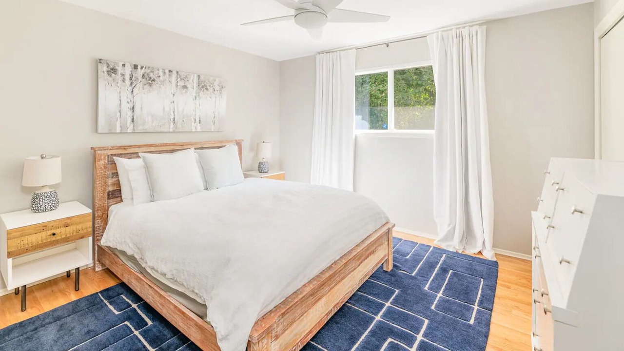 Photo of Bedroom in Alki