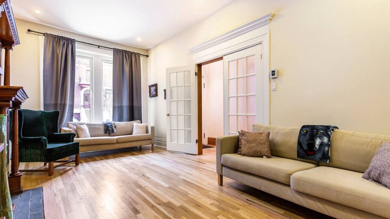 Photo of Livingroom in Shaughnessy Village