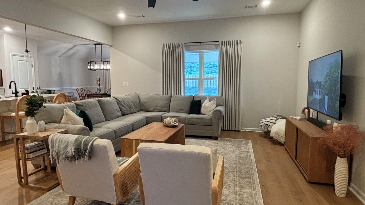 Photo of Livingroom in Langley
