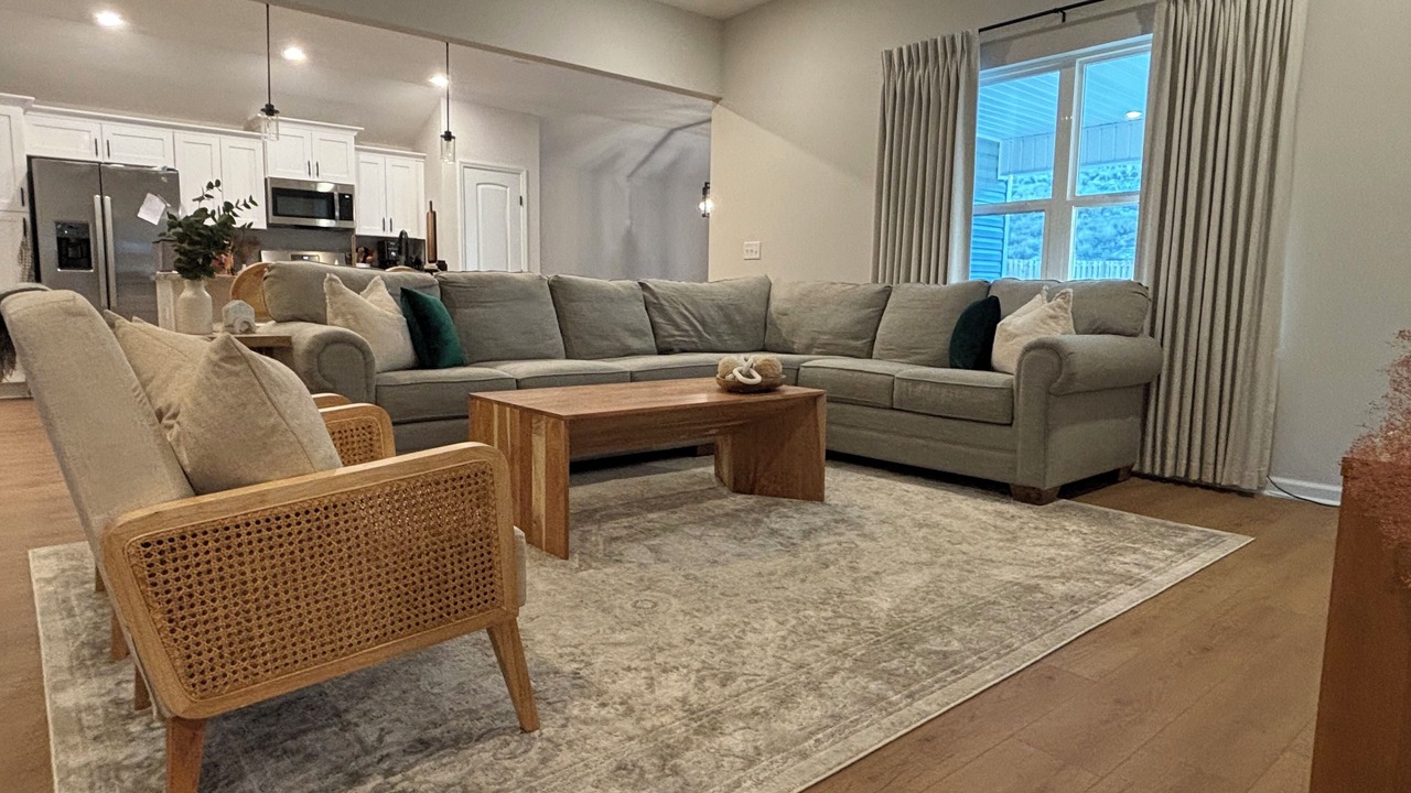 Photo of Livingroom in Langley