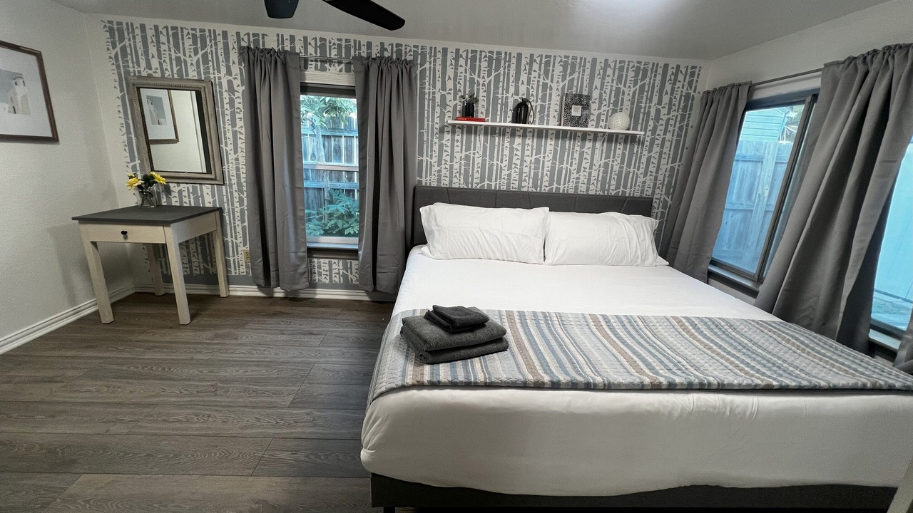 Photo of Bedroom in River Oaks