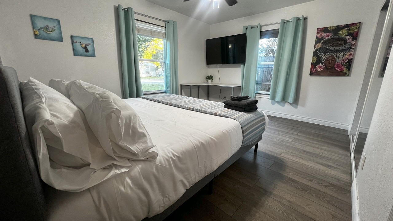 Photo of Bedroom in River Oaks