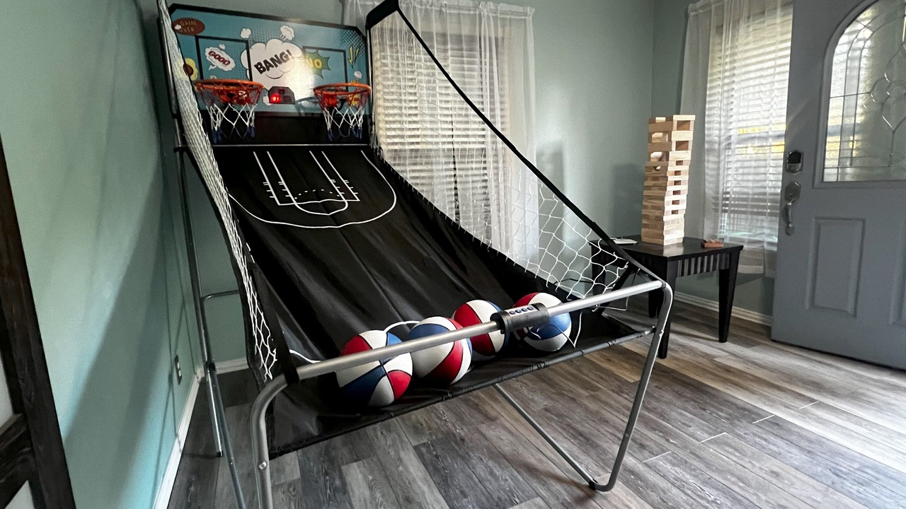 Photo of Bedroom in River Oaks