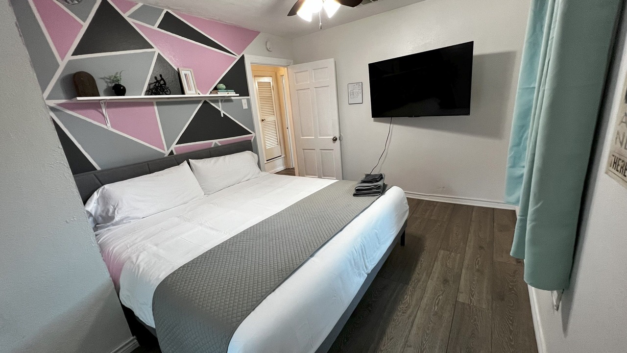 Photo of Bedroom in River Oaks