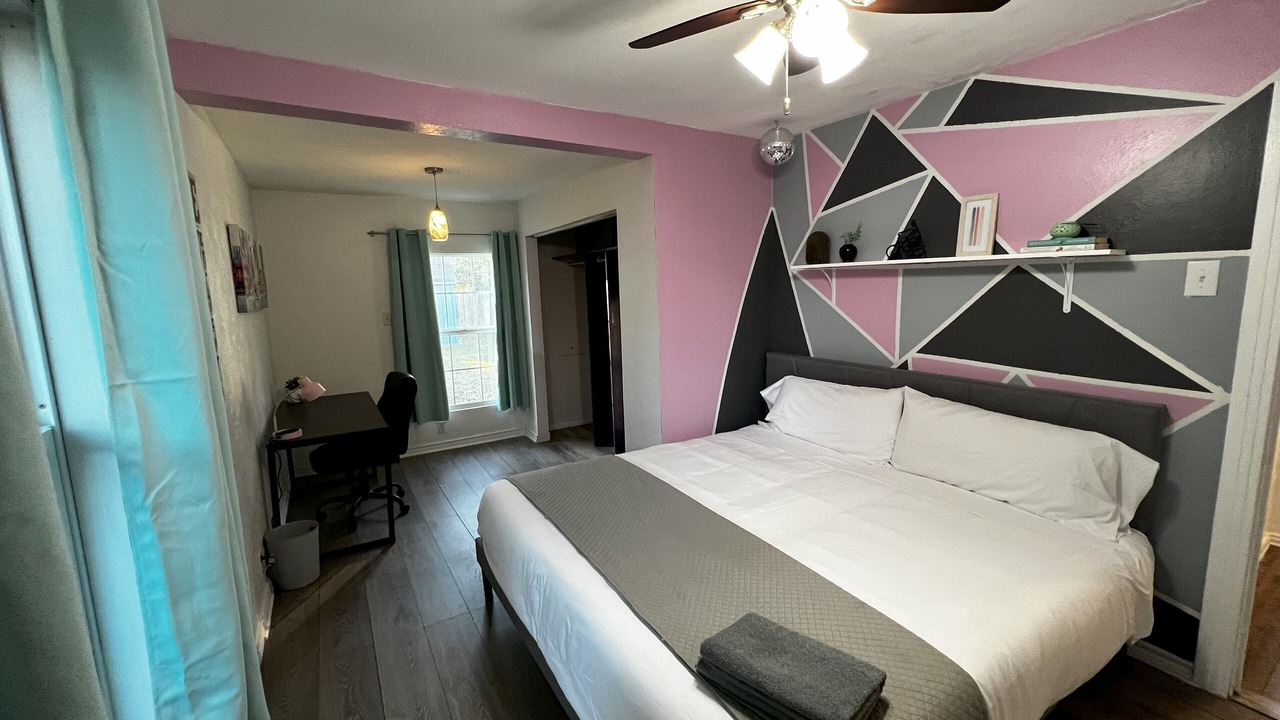 Photo of Bedroom in River Oaks