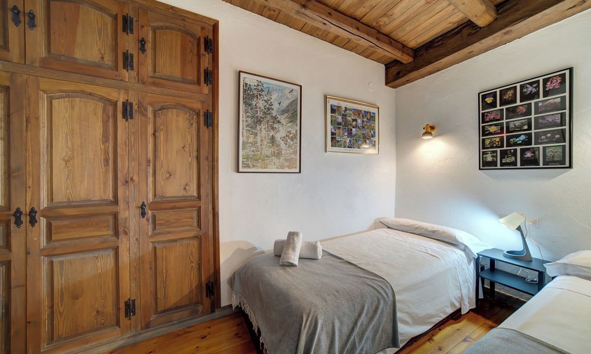 Photo of Bedroom in Tredos