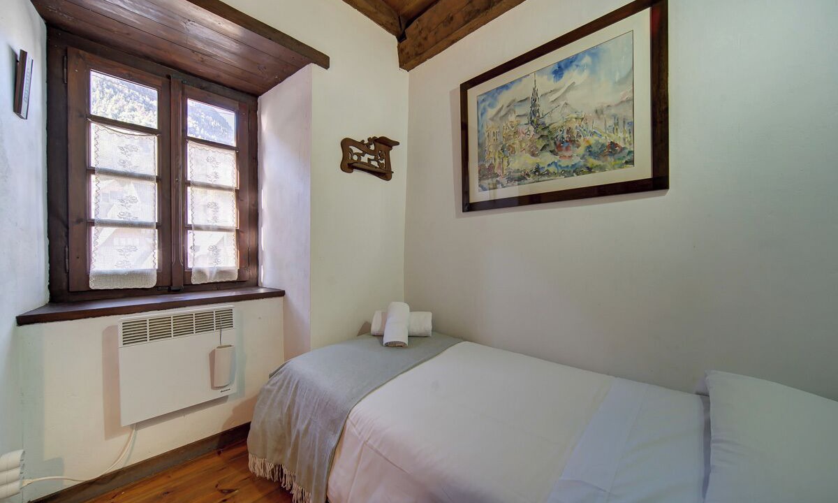 Photo of Bedroom in Tredos