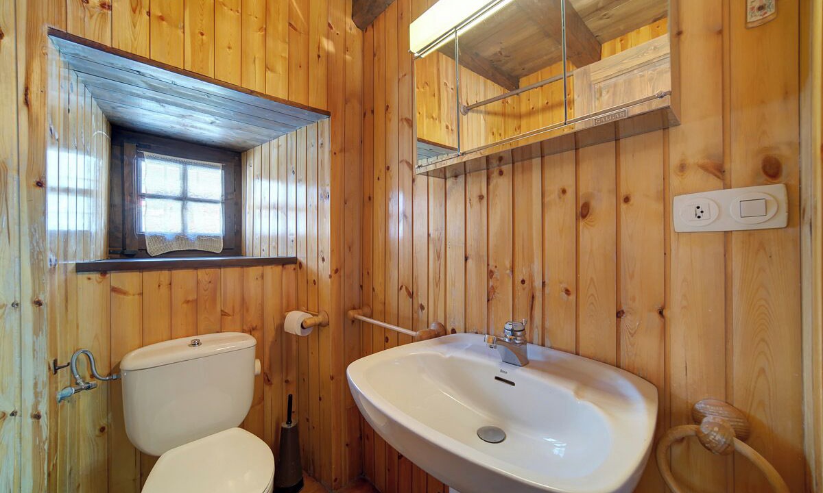 Photo of Bathroom in Tredos
